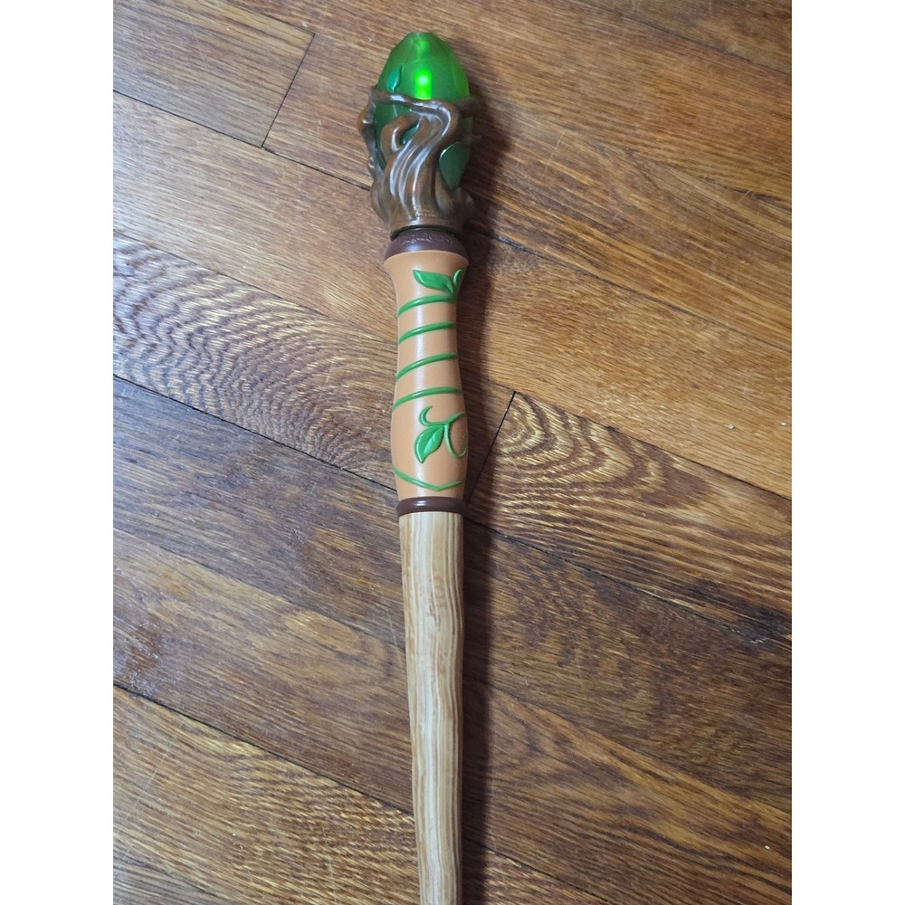 MagiQuest Forest Wand Great Wolf Lodge Green Crystal Light Up BB-3020A